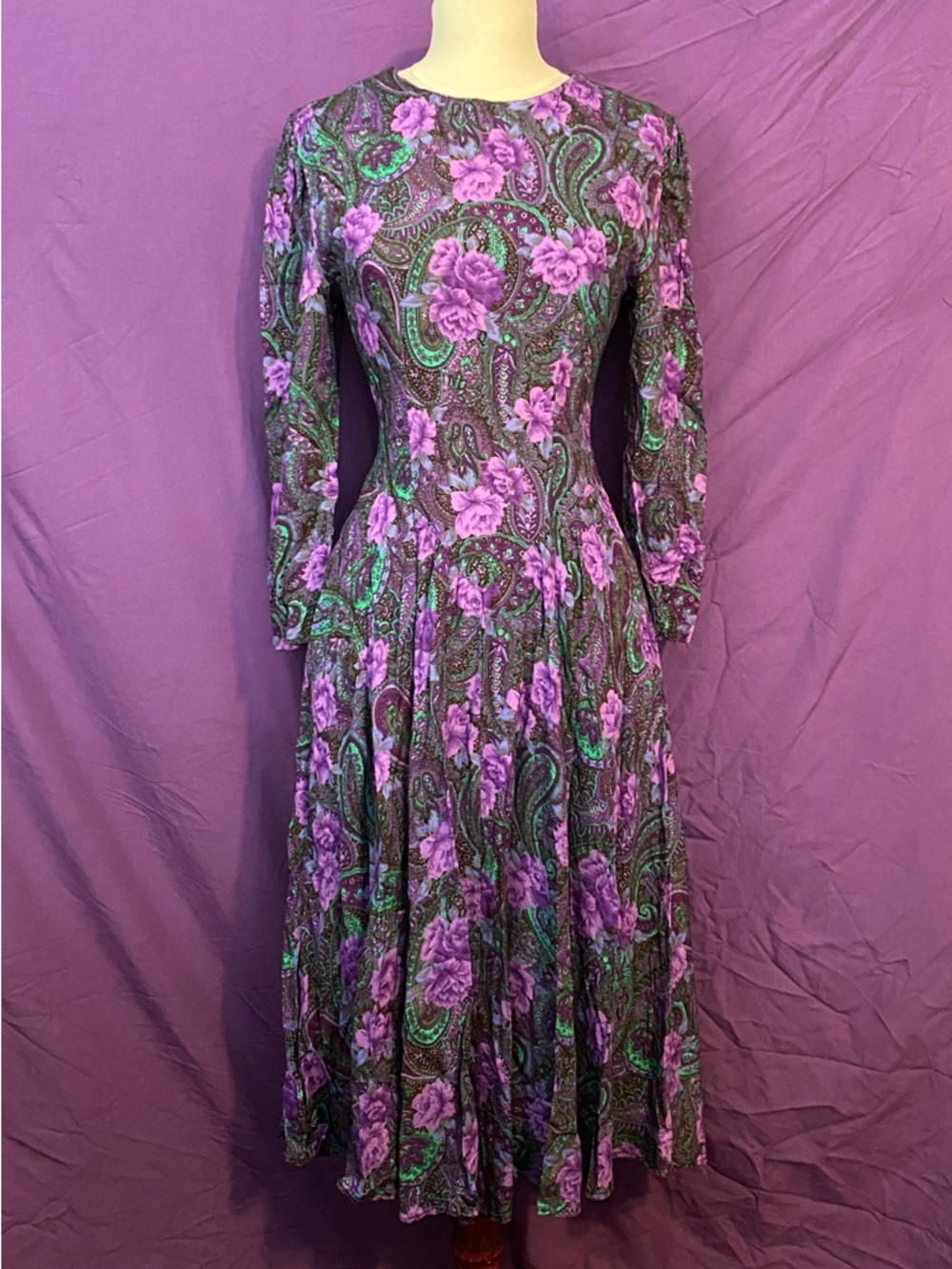 Vintage 80s Purple Paisley Floral Long Sleeve Midi Dress. Size S.